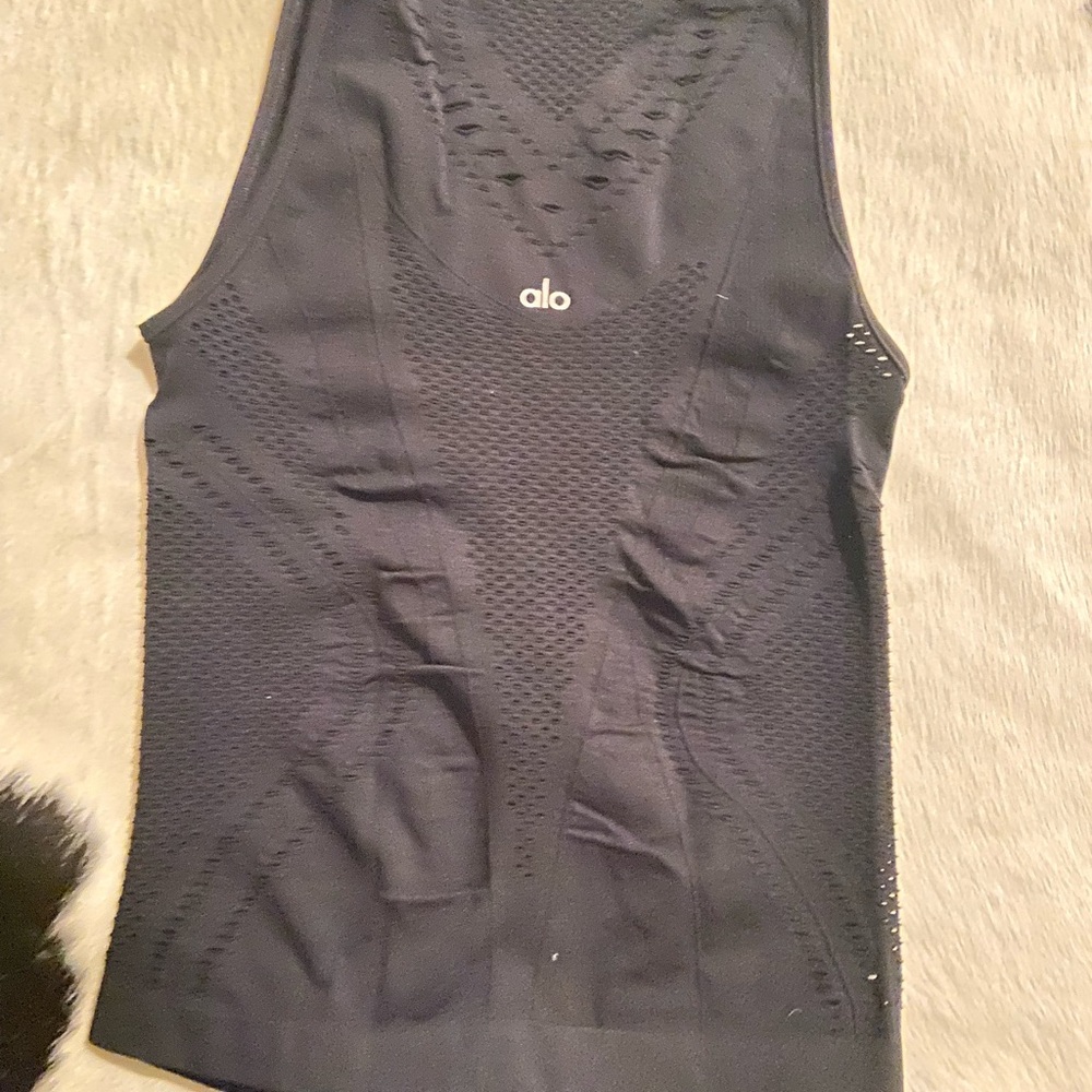 Alo Yoga laser cut top